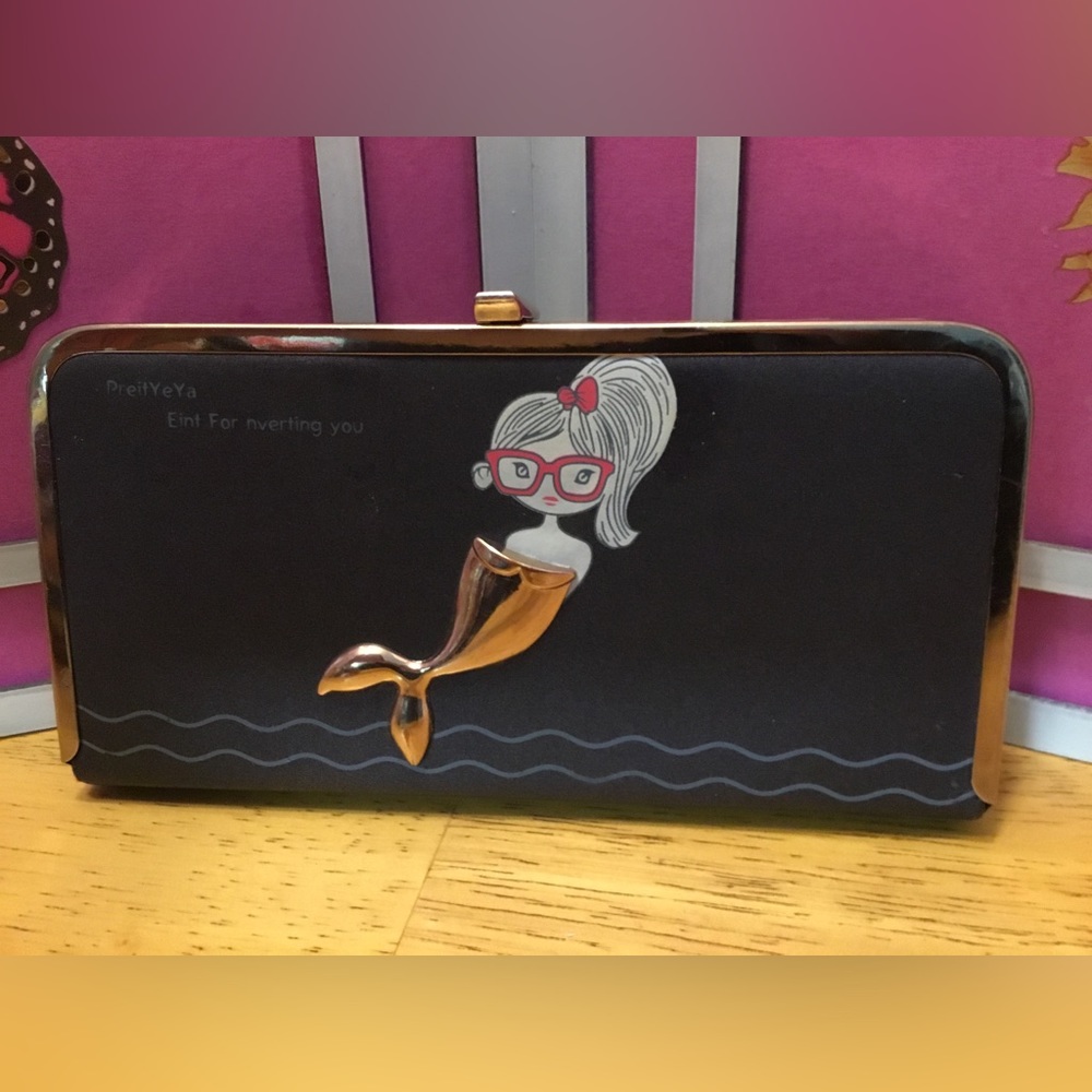 Book style wallet